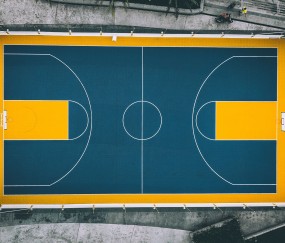 开云体育-莱万救赎与威尔士铁蹄，当个体光芒刺穿王朝暗影