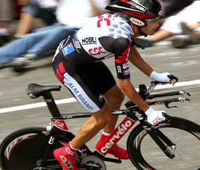 开云官网2026-戈贝尔擎天一柱，火箭内线长城击碎广东冠军梦