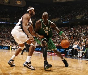 开云体育-秘鲁对阵奥地利，久保建英的教科书，照见亚洲足球的孤独与荣光