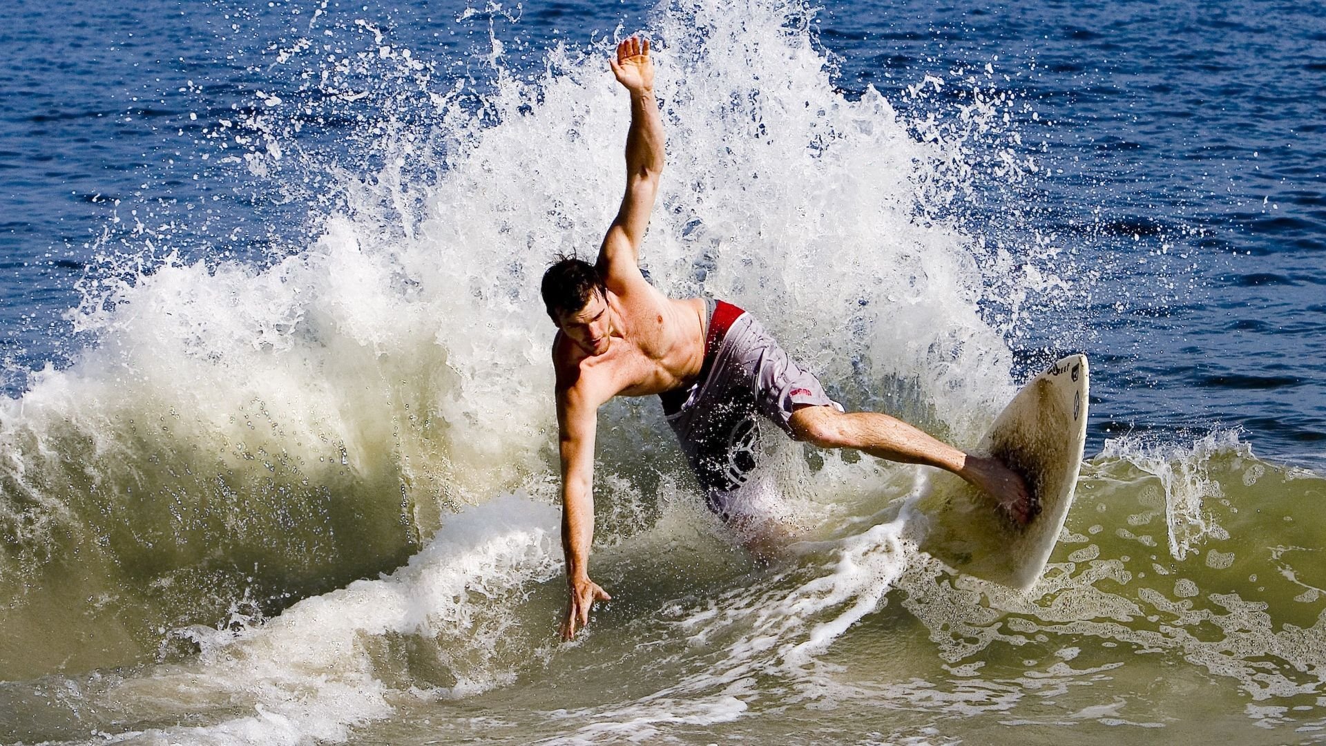 猛龙决胜局带走开拓者，乔治成为胜负手，当沉默领袖撕碎质疑