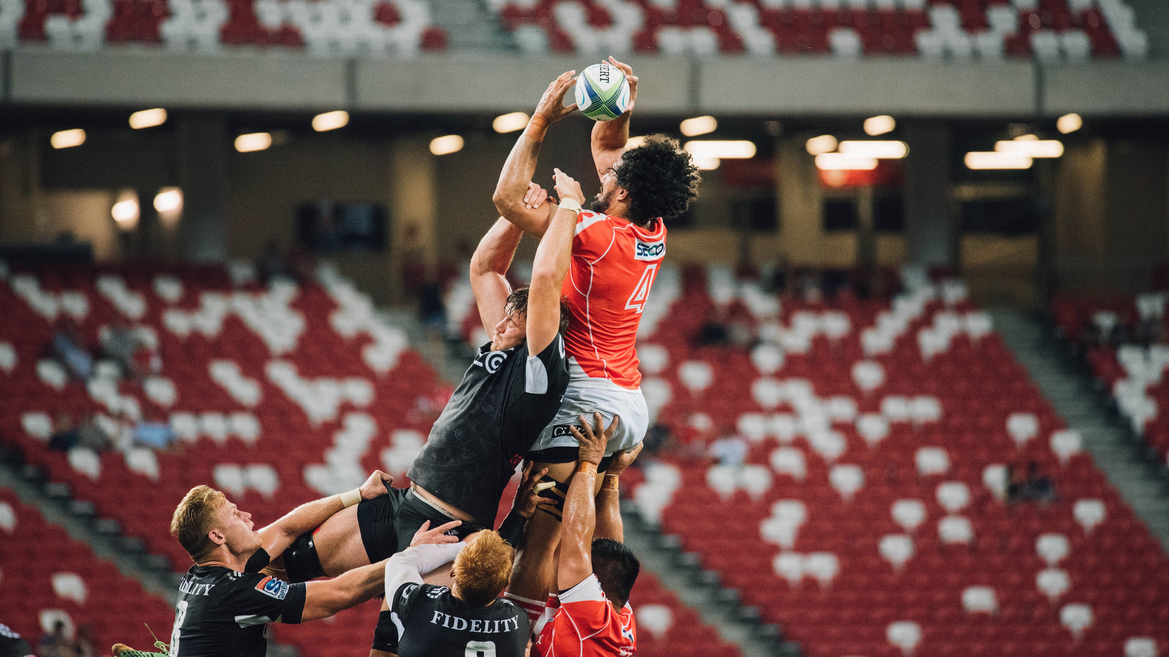 爱德华兹爆发，凯尔特人压哨击败新疆队，当篮球成为世界语